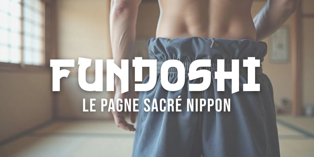 Homme portant un fundoshi en coton indigo traditionnel, détail de la technique d'enroulement lors d'un festival