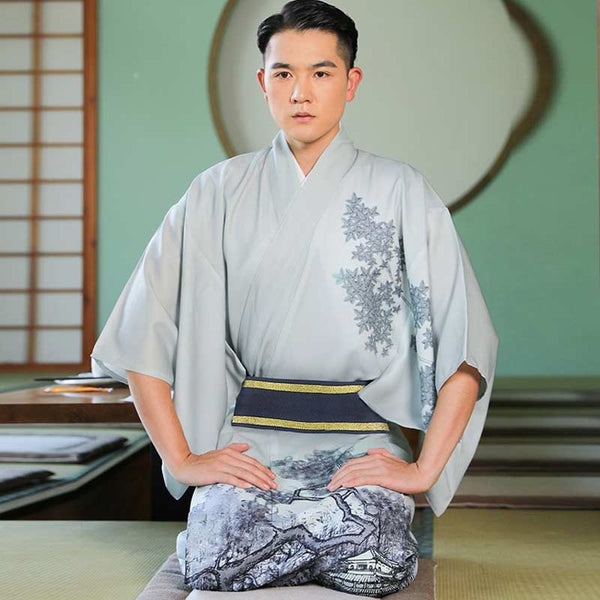 Pour participer à une cérémonie du thé, enfilez un Kimono Traditionnel Japonais homme avec une ceinture Obi