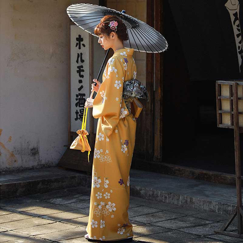 Pour obtenir une tenue geisha cosplay il faut acheter une ceinture obi style japonais rose