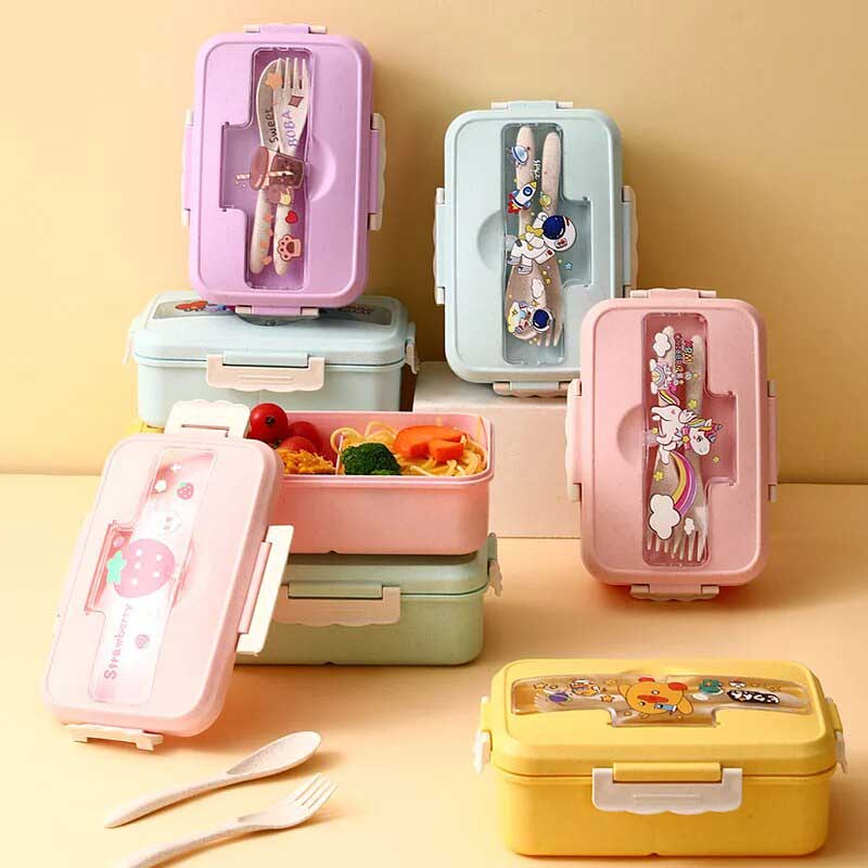 une collection de bento pour enfant dans un style mignon kawaii avec des ustensiles