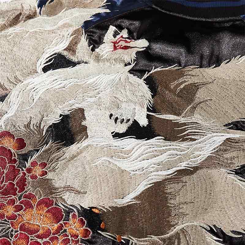 Blouson japonais loup au design majestueux inspiré du folklore