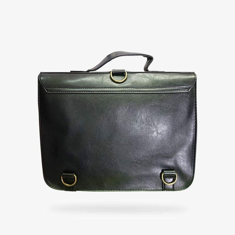 Cet accessoire est un cartable japonais vintage de couleur noir et en maitière cuir.