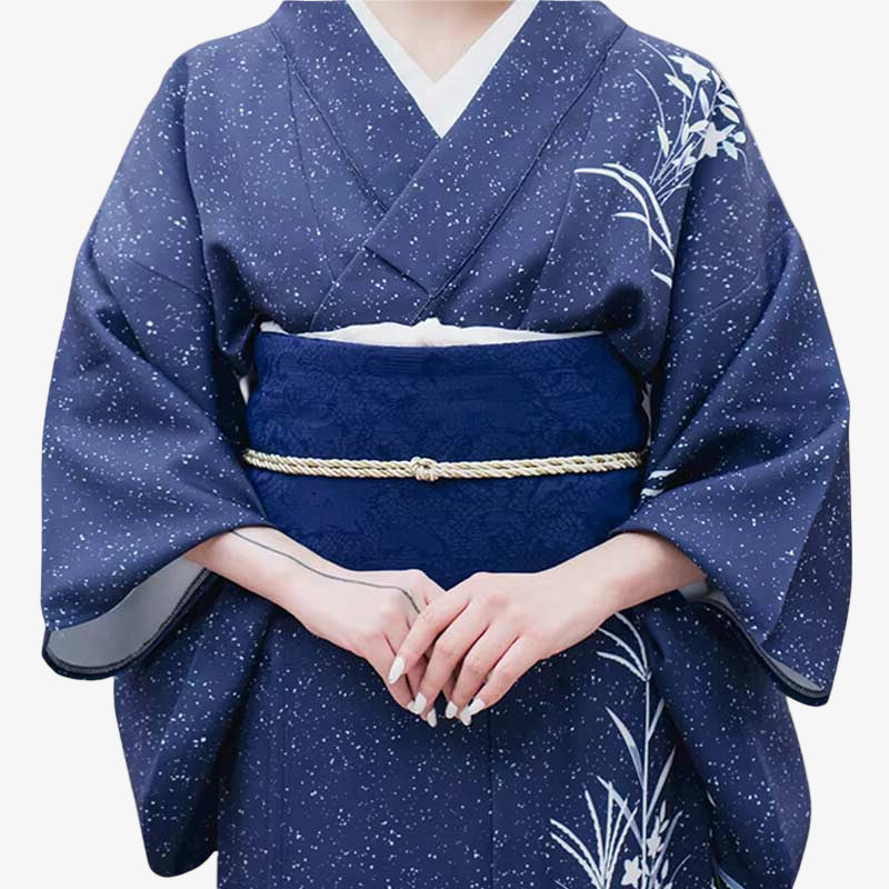 Ceinture kimono femme bleue ornée de fleurs traditionnelles japonaises