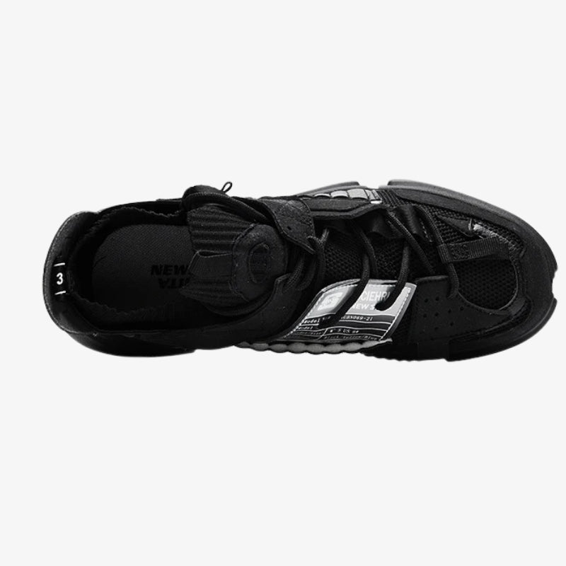 Chaussures style Harajuku pensées pour des looks streetwear tendance et une tenue techwear noire