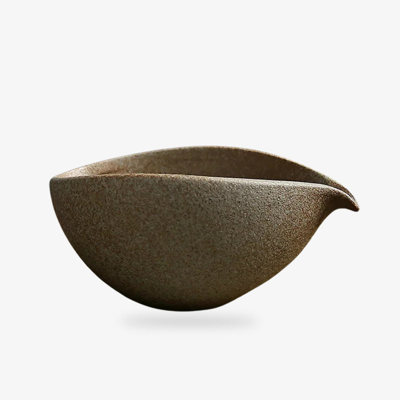 Chawan matcha céramique au design japonais traditionnel, idéal pour les amateurs de thé