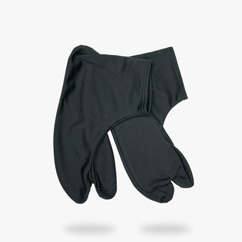 Détail de la chaussette tabi et de son orteil séparé