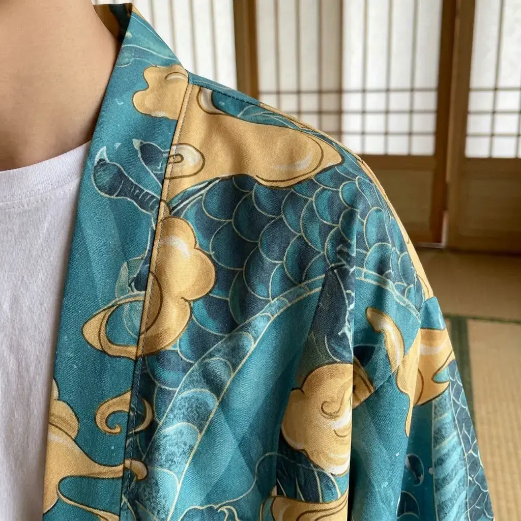 Gros plan sur le tissu et la manche du haori harajuku