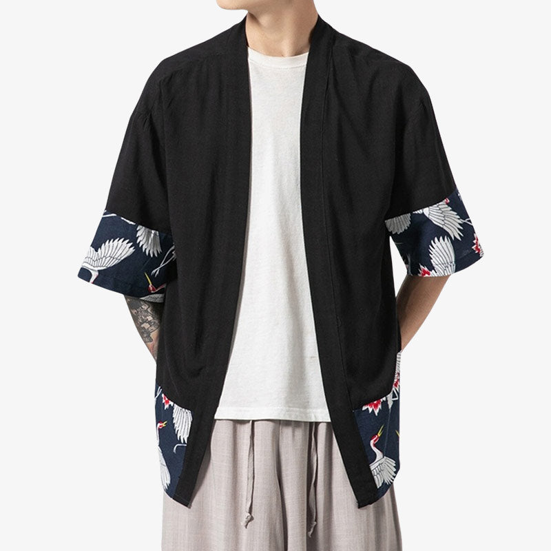 Ce haori kimono cardigan se porte par dessus un t-shirt blanc