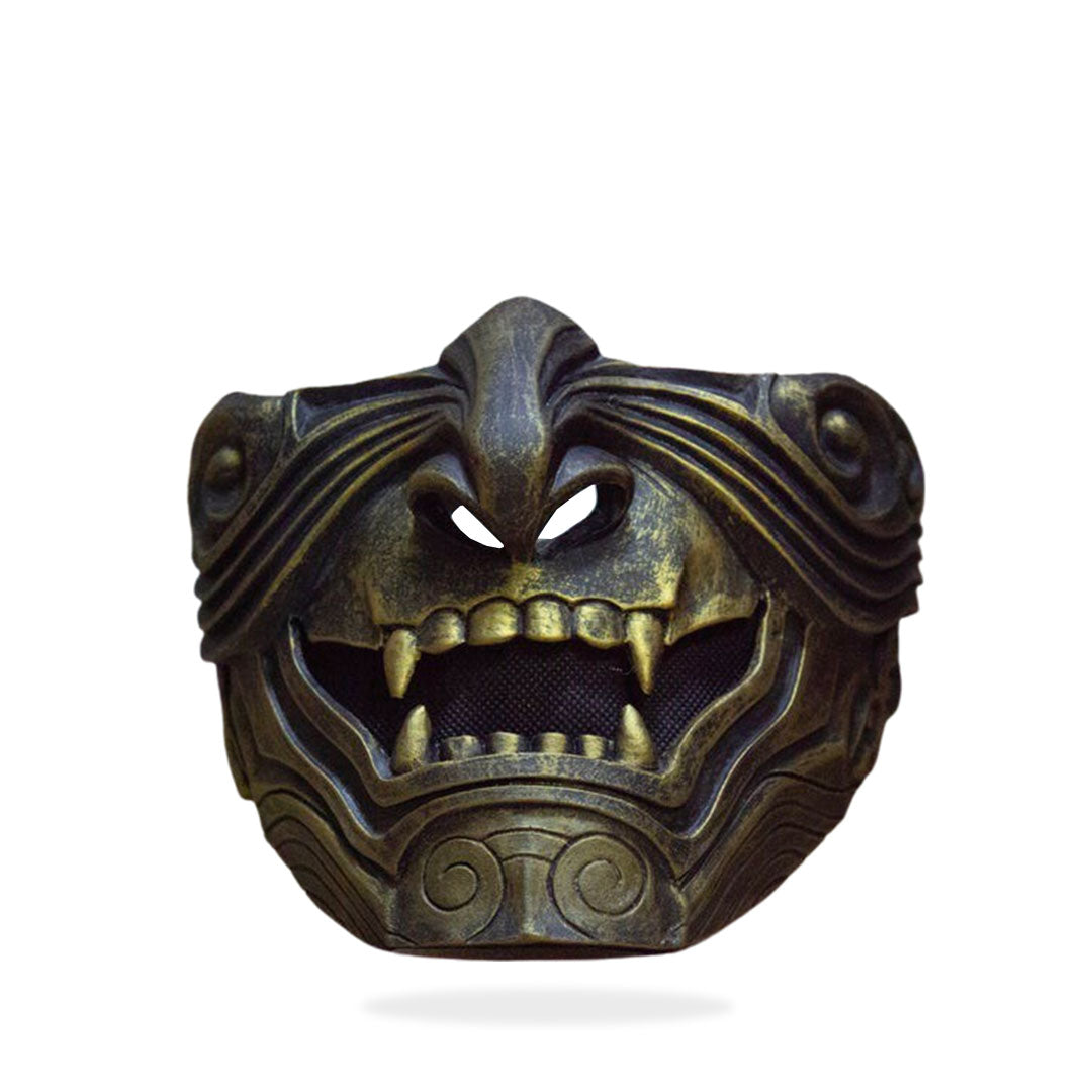 Masque japonais de démon oni porté pour un cosplay
