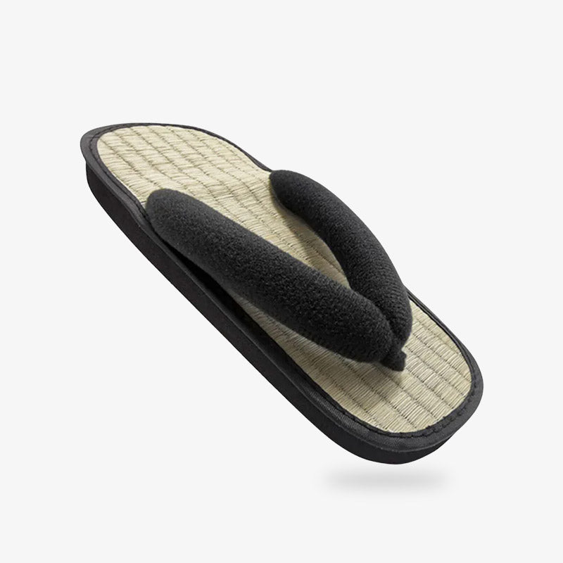Assortiment de sandales geta japonaises présentées en lot pour revendeurs