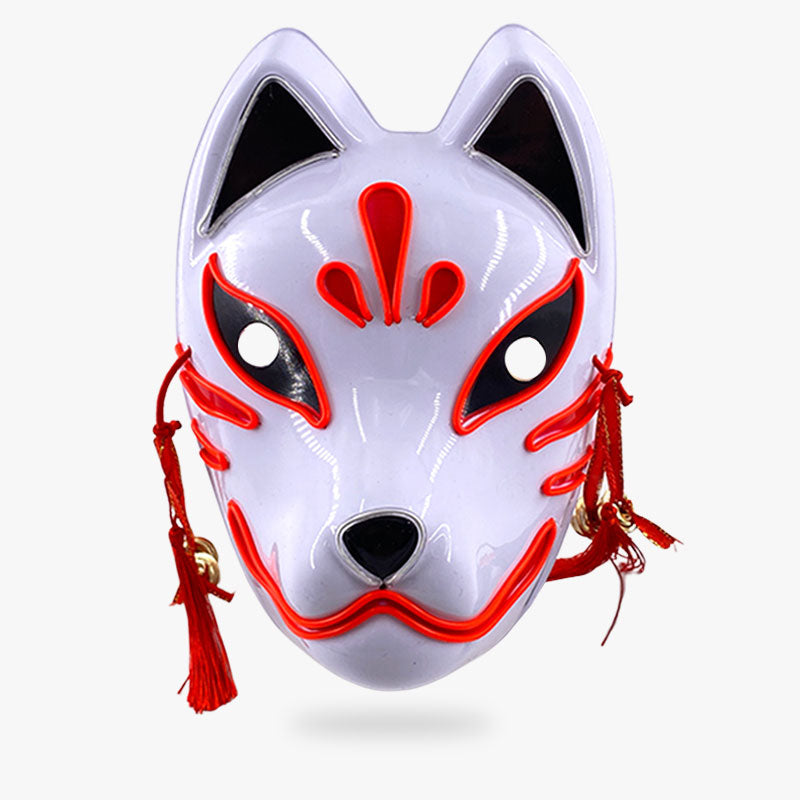 Détail lumineux du masque kitsune matsuri en néon rouge
