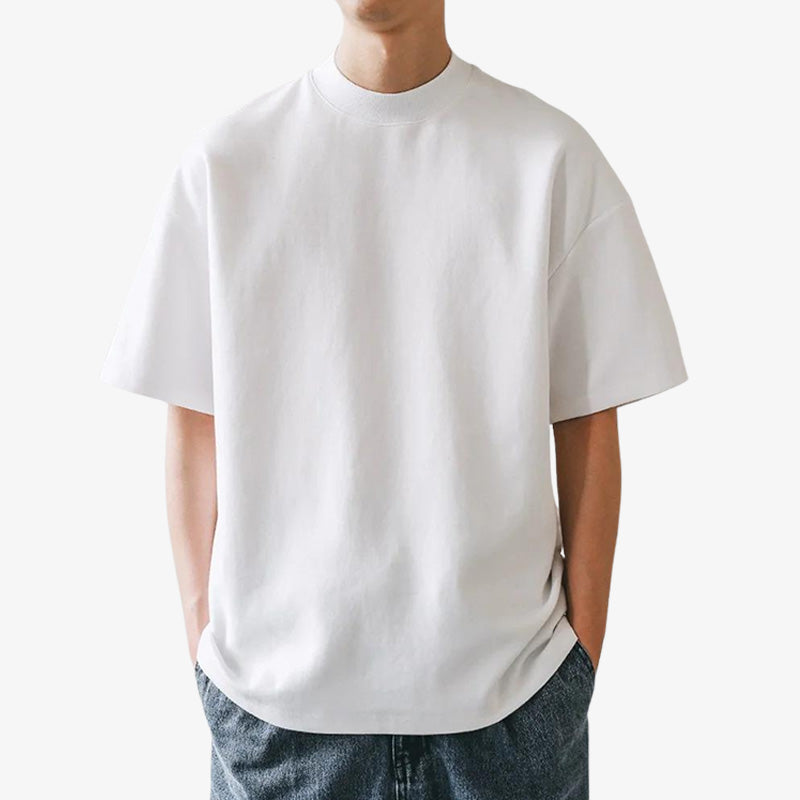 T-shirt Harajuku blanc au style minimaliste monochrome, parfait pour un look oversize inspiré de la mode Jpop.