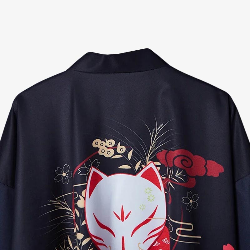 Modèle portant une veste kimono ample femme
