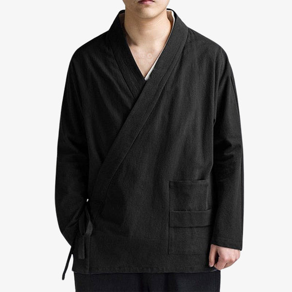 Un homme porte un kimono cardigan noir en lin pour un style japonais traditionnel