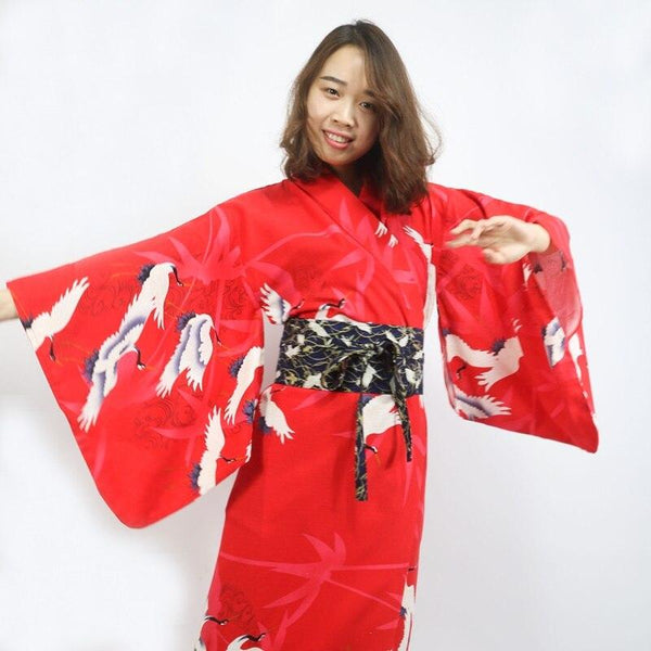 kimono-japonais-femme-geisha-rouge-motifs