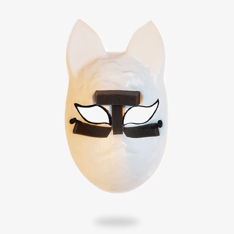 Le kitsune masque renard est fabriqué avec des petites mousses