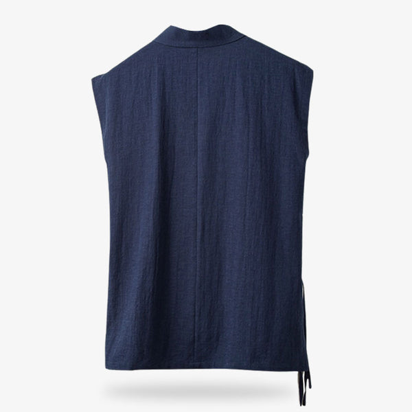 Cet habit style samouraï est un tee-shirt homme Japon de couleur Navy Bleu. C'est un t-shirt japonais sans manches qui se porte de manière casual. La matière est en lin naturel pour encore plus de confort