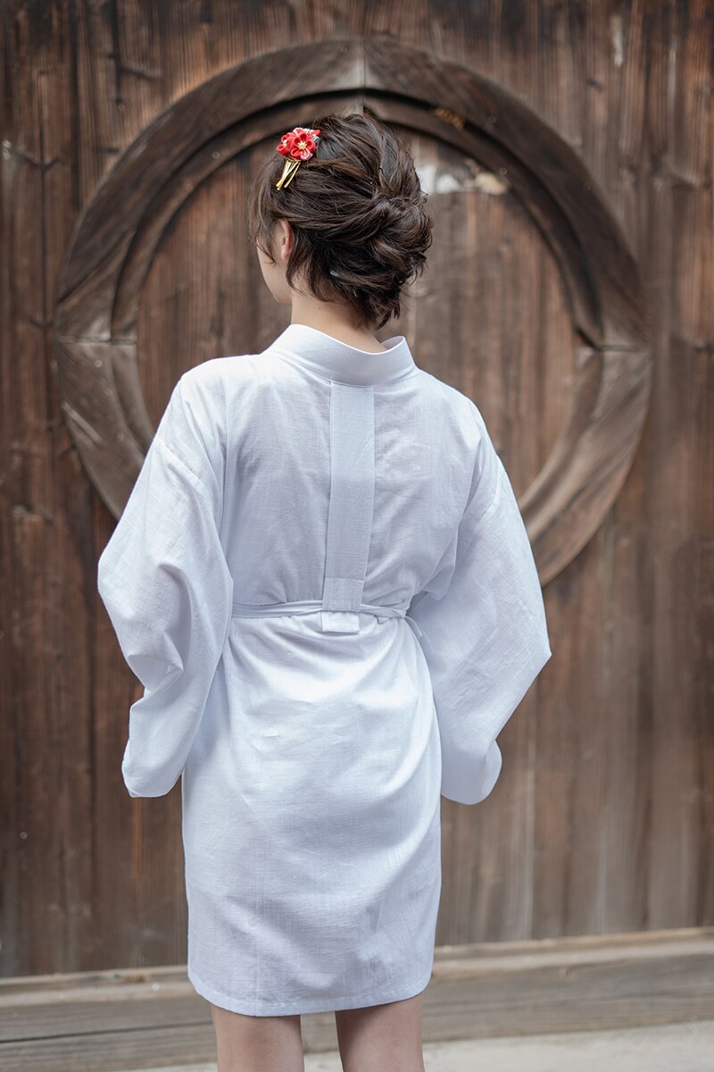 Vêtement japonais femme traditionnel