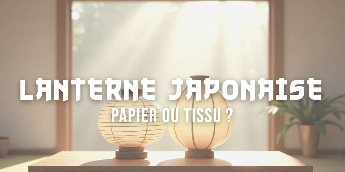 Deux lanternes japonaises côte à côte : papier et tissu, lumière naturelle du matin.