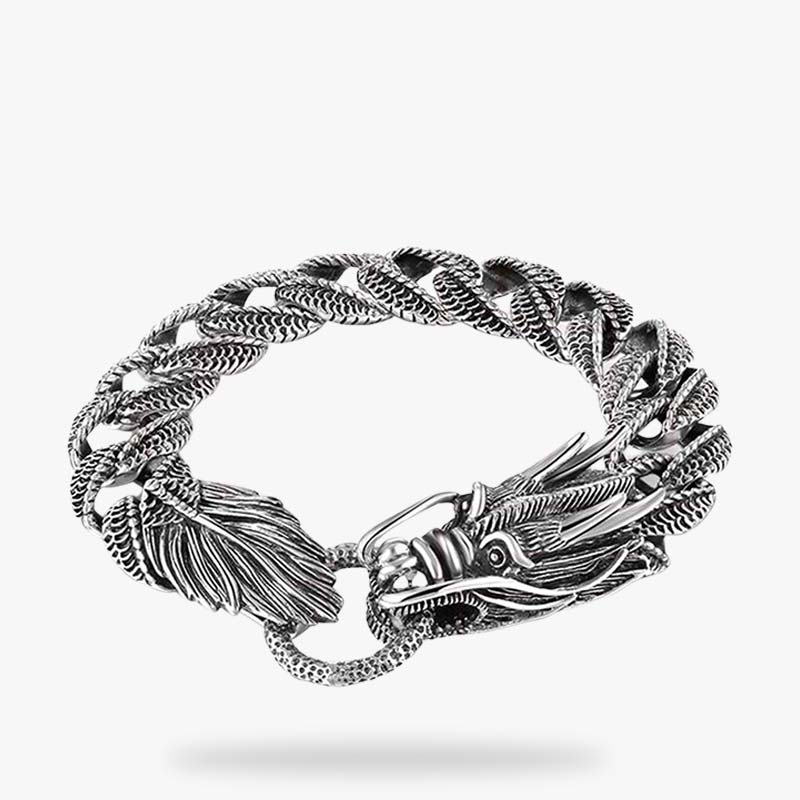 Ce bracelet dragon japonais est en argent 925