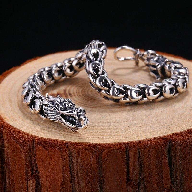 Bracelet japonais homme porté au poignet