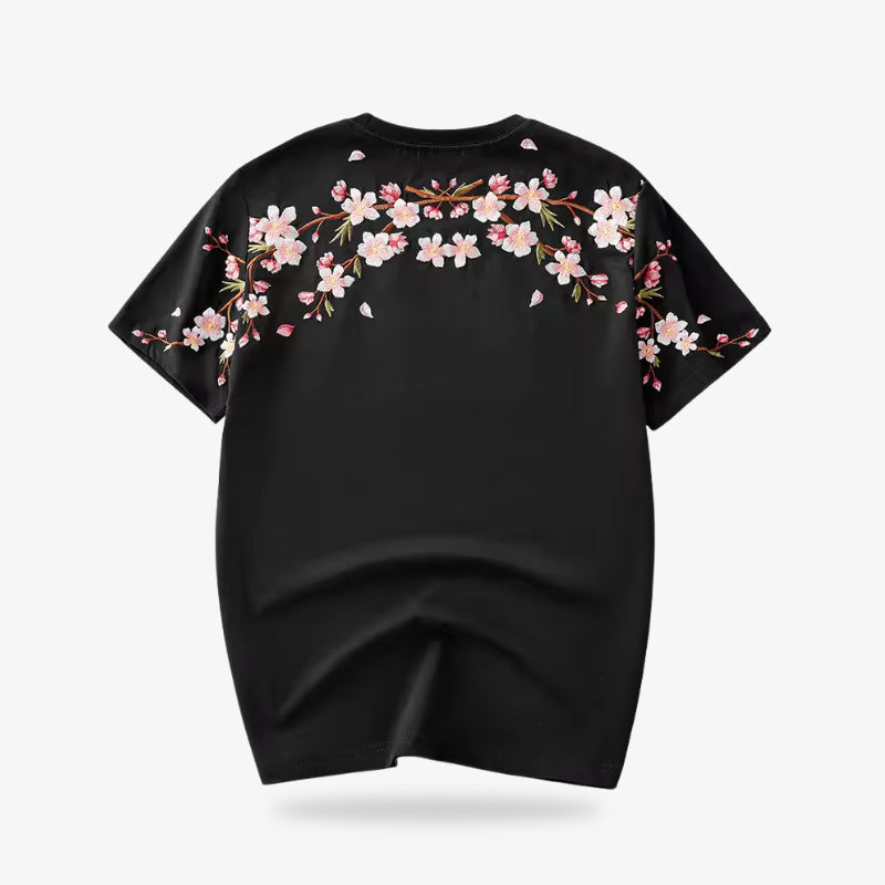T-shirt sakura brodé sur fond blanc