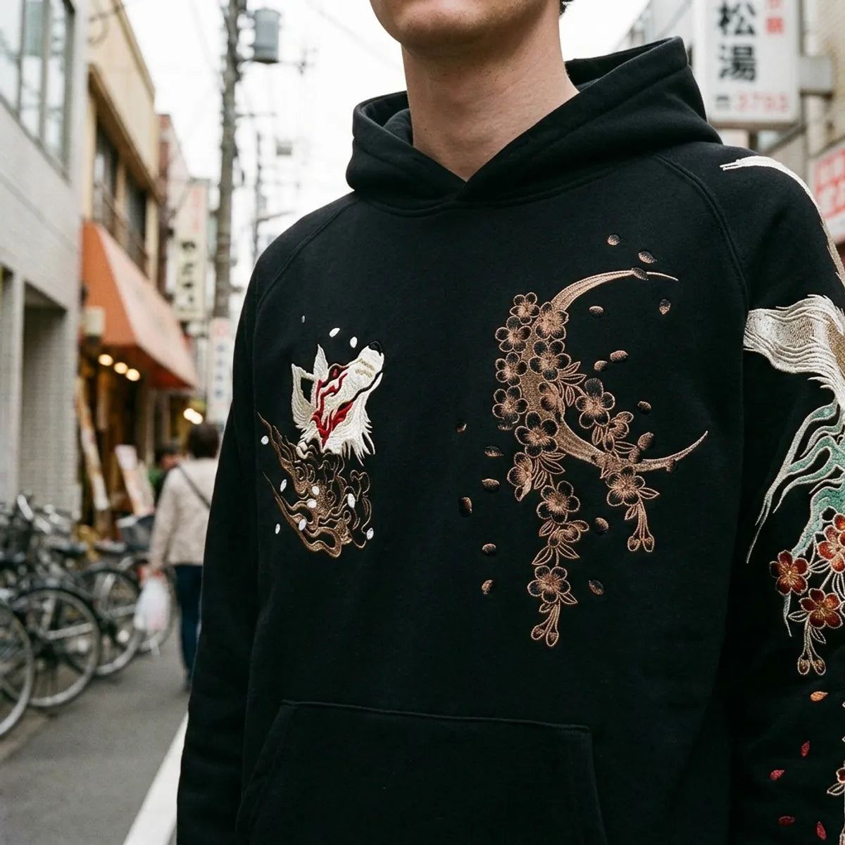Broderie kitsune sur sweat japonais