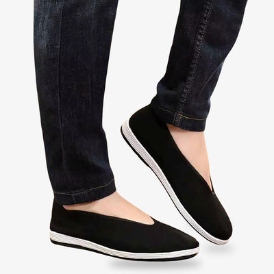 Chaussure Toji version anime en noir, conçue pour le confort et la résistance à l'usage