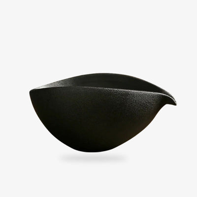 Chawan en céramique noire pour la préparation du matcha, artisanat traditionnel japonais