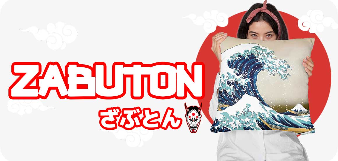 Femme portant un coussin japonais traditionnel. Ce zabuton représente la Grande Vague de Kanagawa