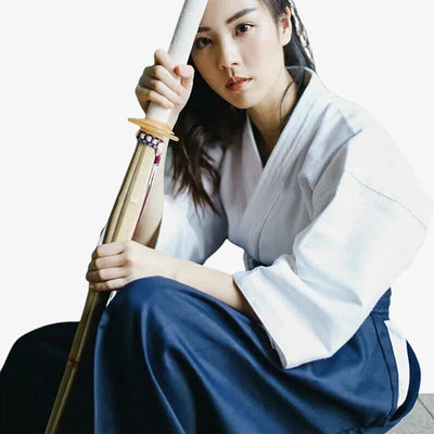 Ensemble hakama et keikogi pour la pratique du Kendo et de l'Aikido