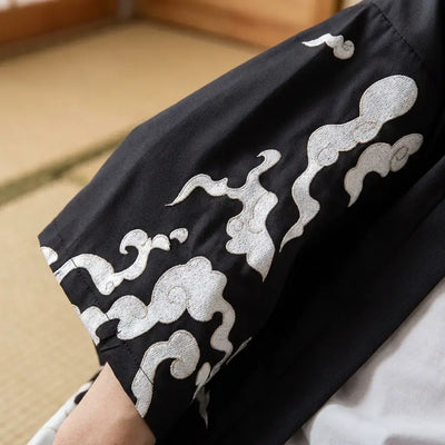 Gros plan sur le tissu et la manche du haori murasame