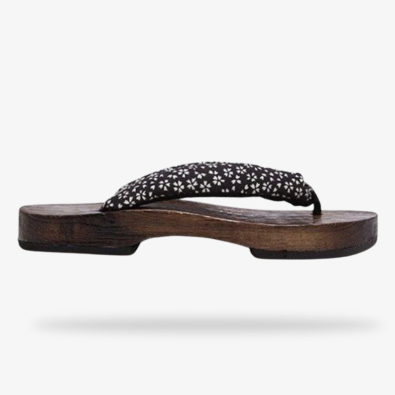 Sandales geta idéales à porter avec un kimono traditionnel