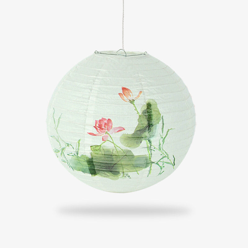 Cette grande lanterne japonaise est en papier et de couleur blanche