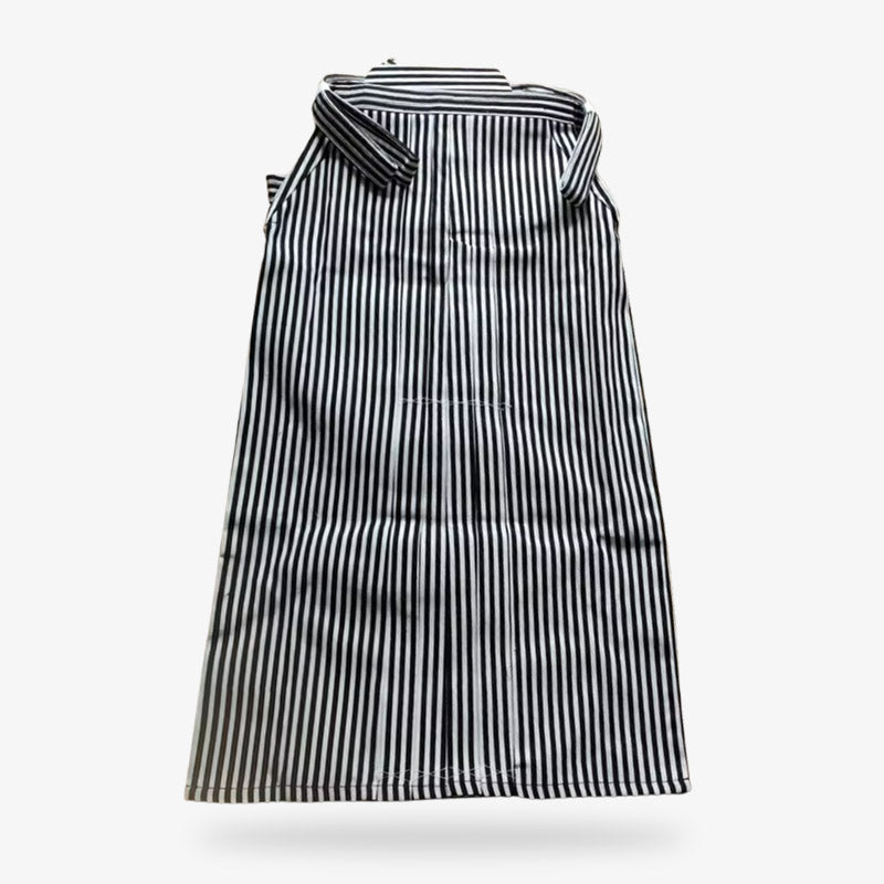 Ensemble hakama traditionnel aux tissus et plis soignés, reflet de l'élégance cérémonielle japonaise