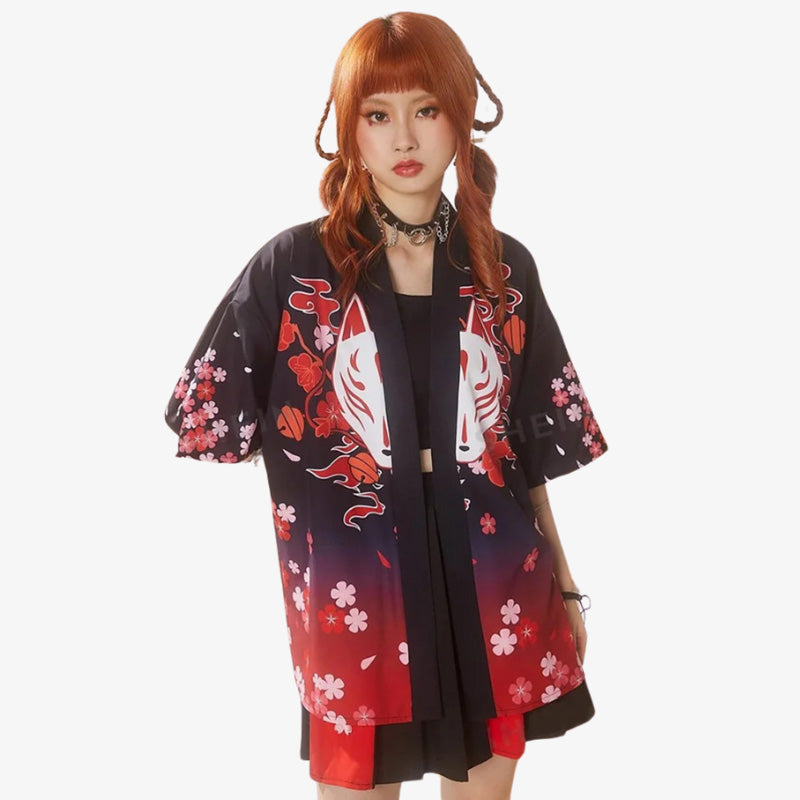Haori femme au design japonais minimaliste avec masque kitsune blanc, pour un layering élégant inspiré du kimono traditionnel