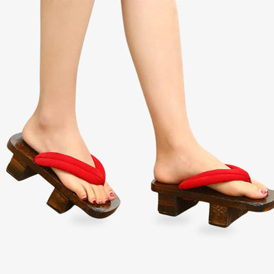 Sandales japonaises en bois brut