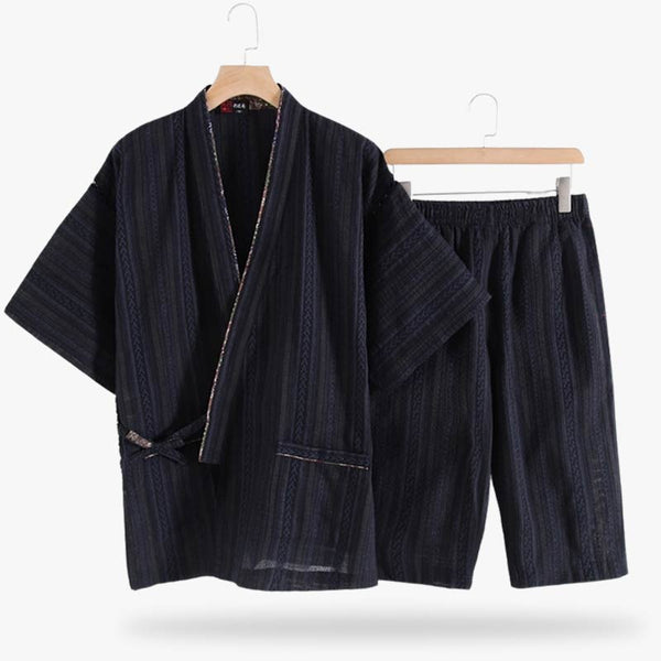 Ce jinbei pyjamas est un ensemble kimono qui se compose d'un haut japonais et d'un short. C'est un habit japonais traditionnel qui se porte en été ou à la maison