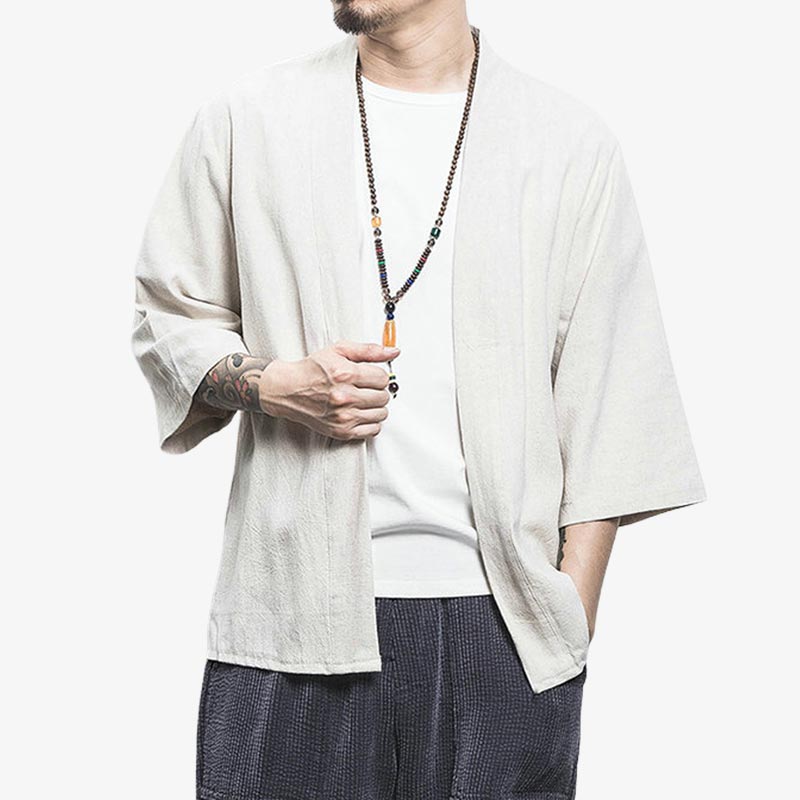 Cette veste kimono cardigan blanc est un vêtement japonais homme. C'est  un haori qui se porte avec un style japonais traditionnel