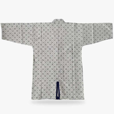 Le Kimono de kendo femme est spécialement conçu pour les femmes pratiquantes de kendo, offrant confort et performance