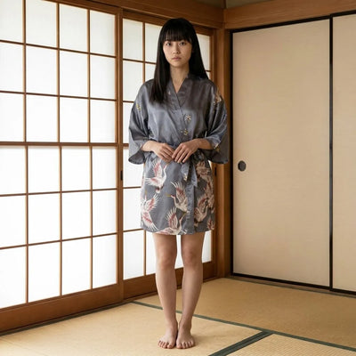 Kimono fleuri femme court à manches larges vu de face
