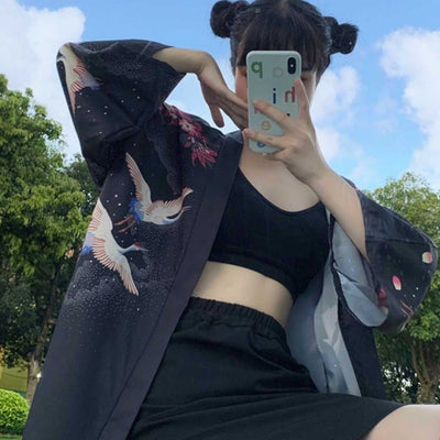 Kimono fleuri noir pour soirée décontractée