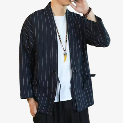 Kimono haori moderne porté en tenue décontractée