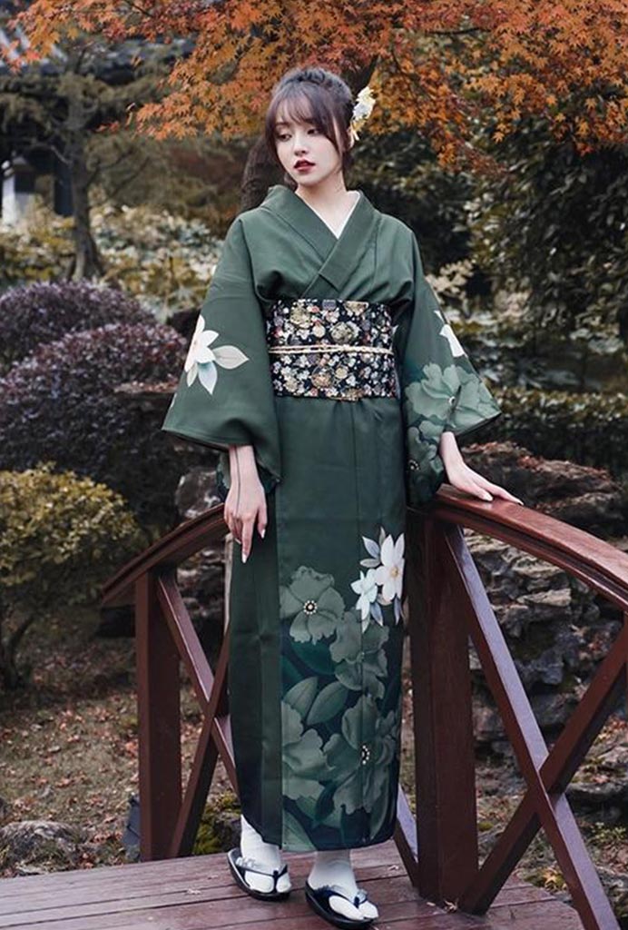 Kimono japonais femme avec ceinture obi