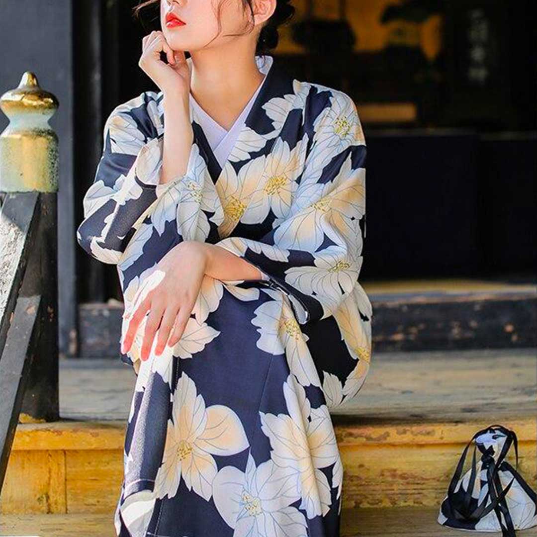Kimono japonais femme motif floral jaune