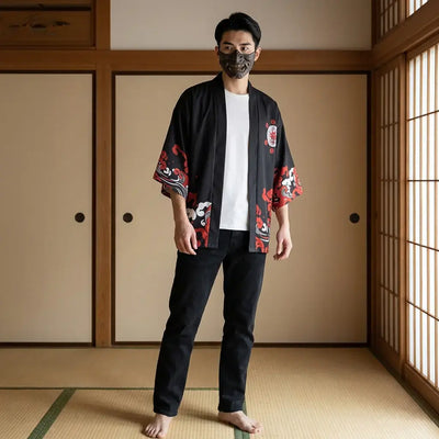 Kimono Ete Homme porté par un homme dans une pièce japonaise traditionnelle, vue de face