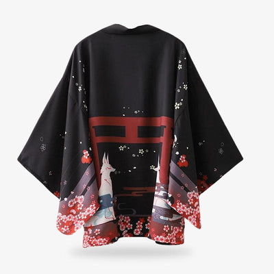 Ce kimono offre un mélange unique de tradition et de fantaisie, mettant en valeur l'esprit renard légendaire dans un détail exquis.