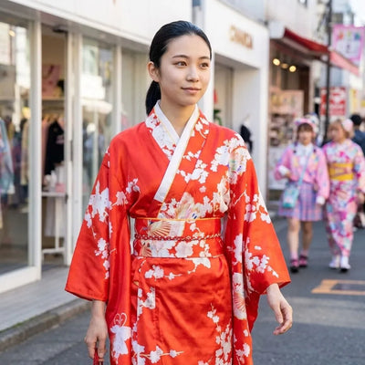 Robe kimono rouge éventail sensu vue de dos avec taille façon obi