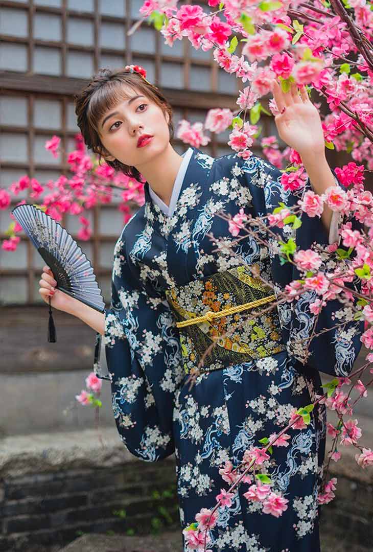 Robe kimono inspirée de l'ère Edo