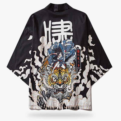Kimono tigre samourai mettant en valeur des motifs félins symbolisant force et courage